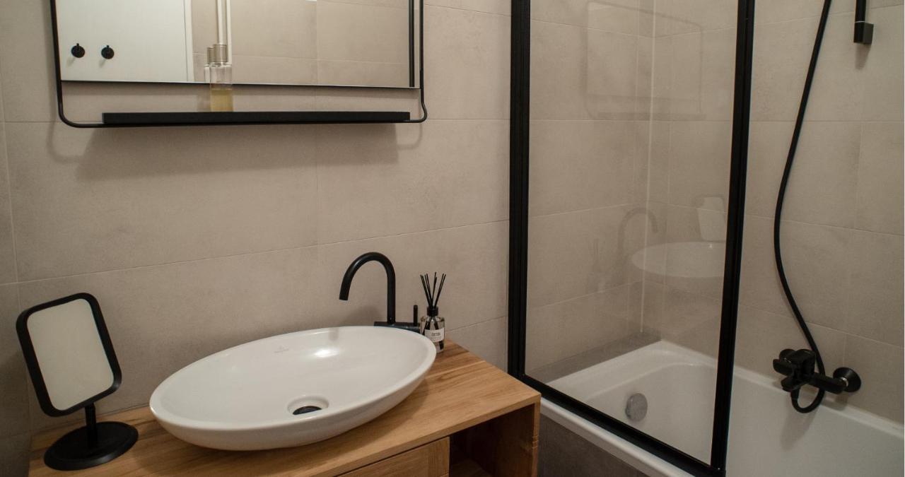 Cozy And Fully Equiped Suite Apartment At Ku'Damm Berlim Exterior foto